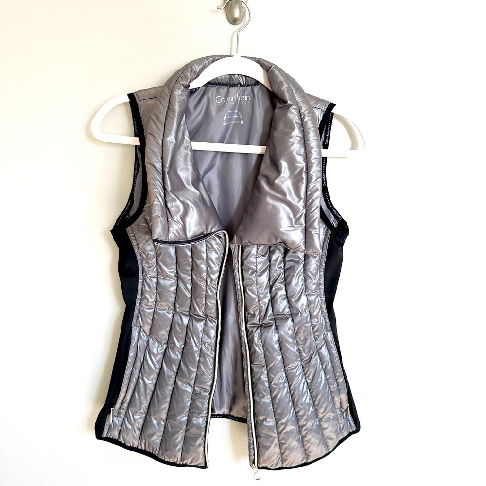 Calvin Klein Women’s Puffy Vest - Medium NWOT
